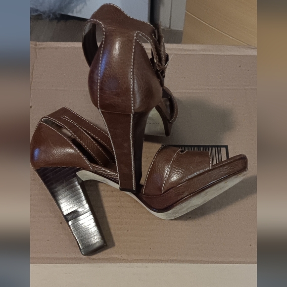 Max Studio Brown Open Toe Heels - Picture 2 of 4